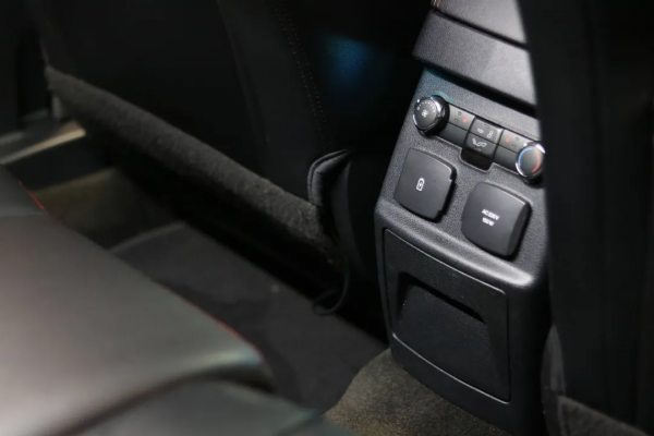 怪獸修車：翻新一輛&quot;破舊&quot;的二手福特探險者，最終&quot;舊車&quot;變新車