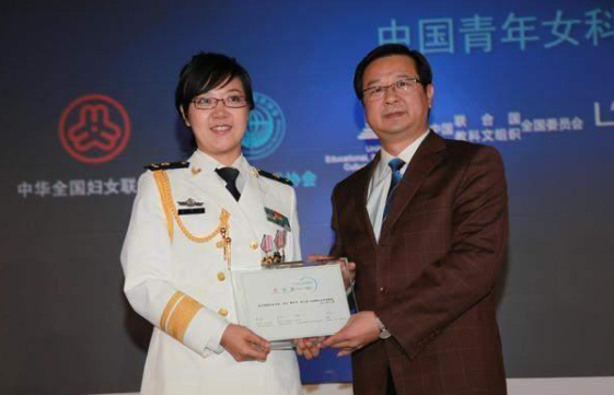 新疆的海上玫瑰驚豔世界，中國戰艦穿上鐵布衫，打破歐美技術壁壘