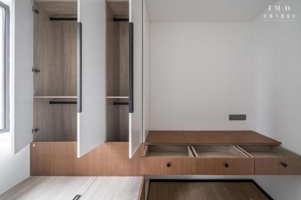 放棄“橫廳戶型”，一切以實用為主，客廳隔間臥室真是明智的選擇