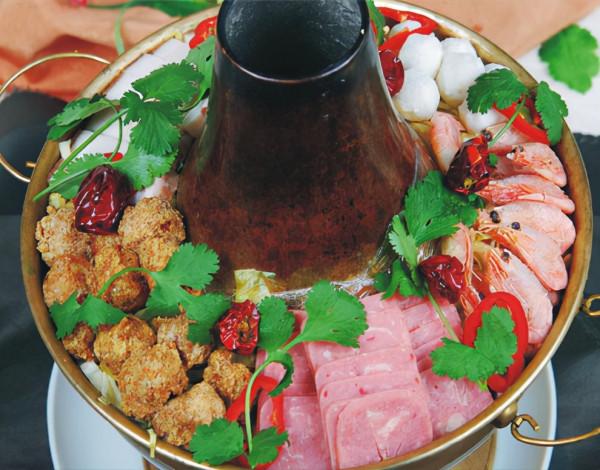 新疆土火鍋,濃香四溢,營養美味 新疆土火鍋,濃香四溢,營養美味