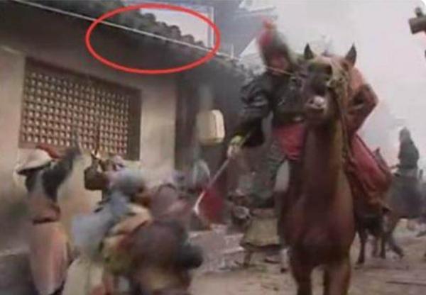 水滸穿幫大集合，電線平底鍋，還有腳踏車