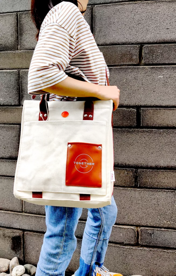 好看又實用的帆布包才是王道，這4款你值得擁有