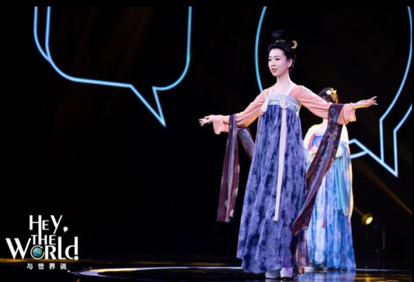 “我用八年走遍中國各個角落,將風景刺於華服之上” “我用八年走遍中國各個角落,將風景刺於華服之上”