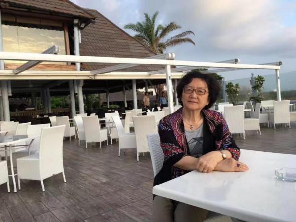 她是開國中將之女，辭去公職，與丈夫在非洲創業，獲中外兩國表彰！