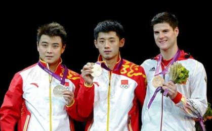 “乒乓冠軍”王皓：30歲娶美妻，32歲面臨婚姻危機，他如何化解？