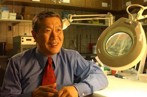 肯尼迪總統外甥被控強姦,請華人神探李昌鈺出山,其用一手帕偵破 肯尼迪總統外甥被控強姦,請華人神探李昌鈺出山,其用一手帕偵破