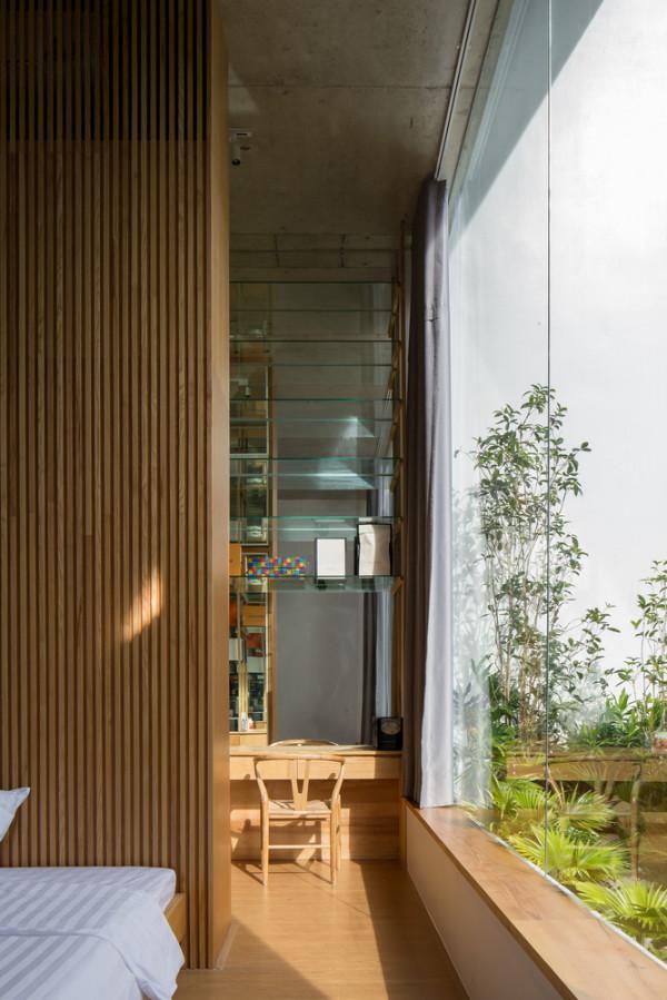 277㎡越南住宅：公共空間為核心，自由地穿插泳池、樹木和花園