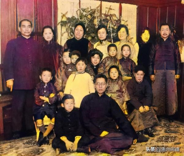 老照片：在軍營表演的韓國女明星，紅場參加閱兵的蘇聯士兵