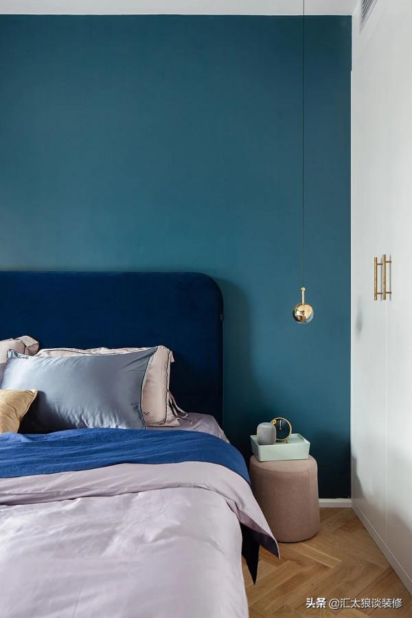 70㎡，有圖書館有咖啡角還有小花園，若有這樣一個家，還要啥別墅