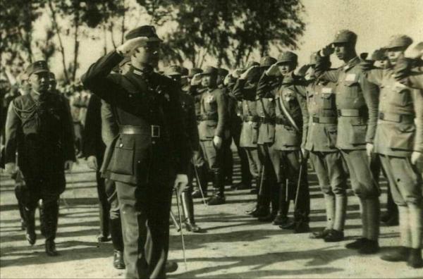 新四軍高幹會議散會，粟裕收到兩盒煙，急追返程幹部：日軍有埋伏