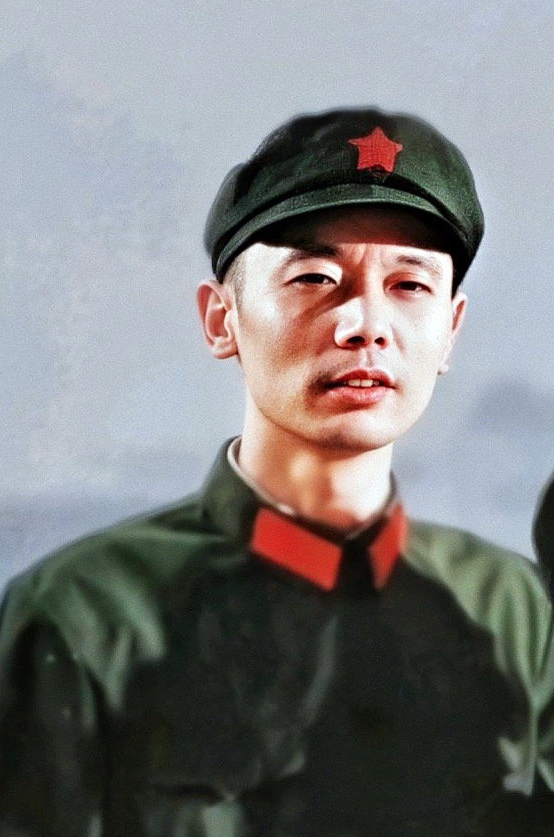 老照片：46位80年代明星軍裝照 龔雪 葛優 劉曉慶 李秀明 遲志強 傅藝偉