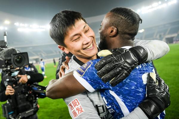 給王國明磕個頭吧？刺激？驚喜？逆轉進4強創歷史河南建業需反思