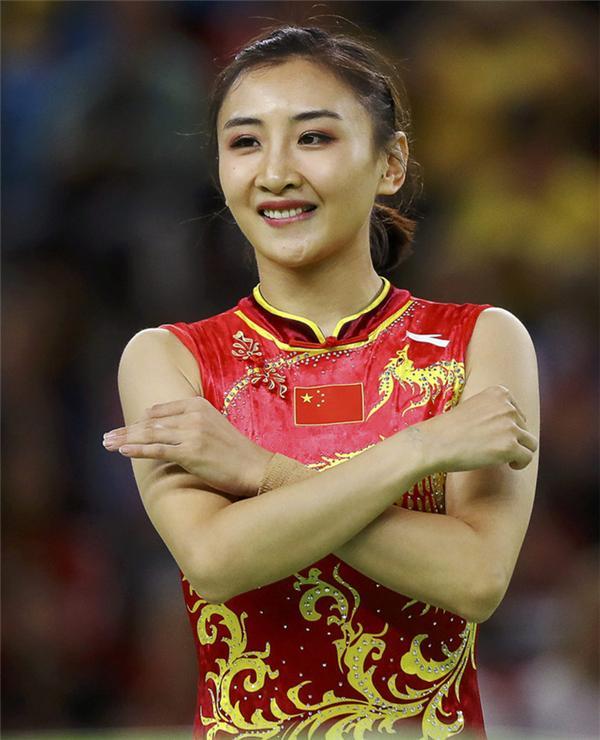 蹦床公主何雯娜,僅用48秒創造世界紀錄!空中芭蕾驚豔世界 蹦床公主何雯娜,僅用48秒創造世界紀錄!空中芭蕾驚豔世界