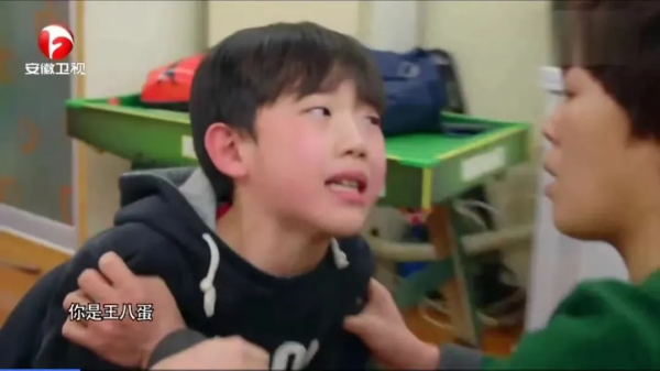 10歲男孩離家出走：應對孩子犯錯最好的方法，不是發脾氣、講道理