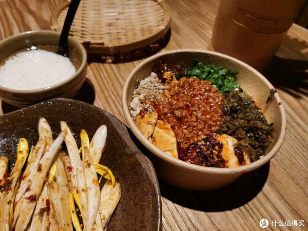 旅行就要邊走邊吃：舌尖上的昆明，盤點我在昆明吃到的各種美食