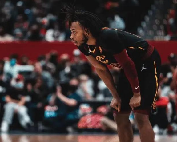 年僅21歲,狂轟32+8+10!詹姆斯接班人已就位,球隊老大該讓位了 年僅21歲,狂轟32+8+10!詹姆斯接班人已就位,球隊老大該讓位了