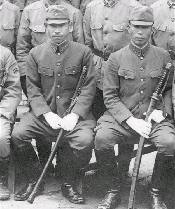 抓了100多俘虜，返回途中一個偽軍悄悄溜掉了，誰也沒注意