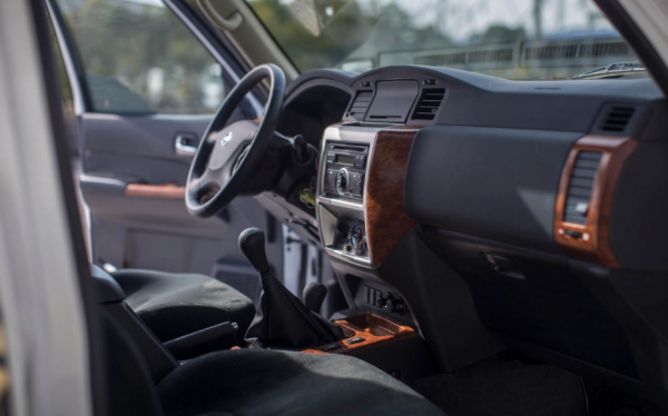 赤裸裸的力量感：2000匹馬力日產途樂