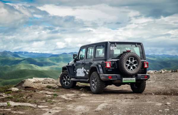 6秒破百，傳奇硬派越野車再進化，更省油好開，征服荒野小意思