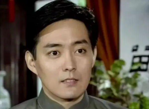 8大瓊瑤美男今昔對比，有人身家超330億，有人淪為路人，差距大