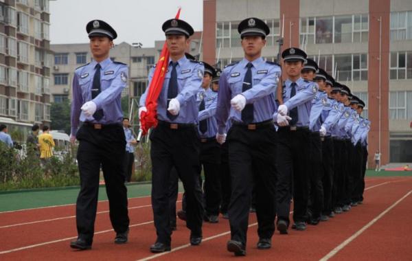 軍校和警校兩類優質院校,哪個更適合學生未來發展?要慎重選擇 軍校和警校兩類優質院校,哪個更適合學生未來發展?要慎重選擇