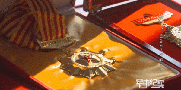 他48秒內3次放棄跳傘逃生