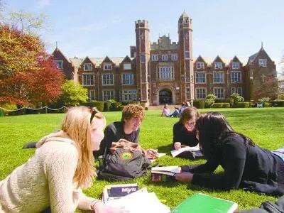 現在選擇國內上學還是出國留學? 現在選擇國內上學還是出國留學?