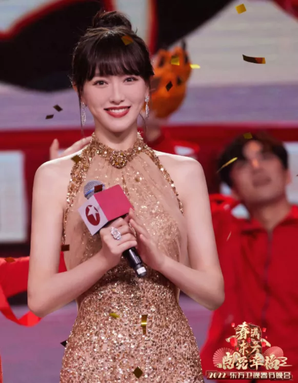 春晚女星大比美：馬凡舒、關曉彤驚豔，王鷗出其不意，被楊冪媚到