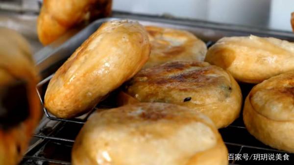 陝西夫妻賣小吃賺了6套房,4元有半斤餡,8年不漲價供出倆大學生 陝西夫妻賣小吃賺了6套房,4元有半斤餡,8年不漲價供出倆大學生