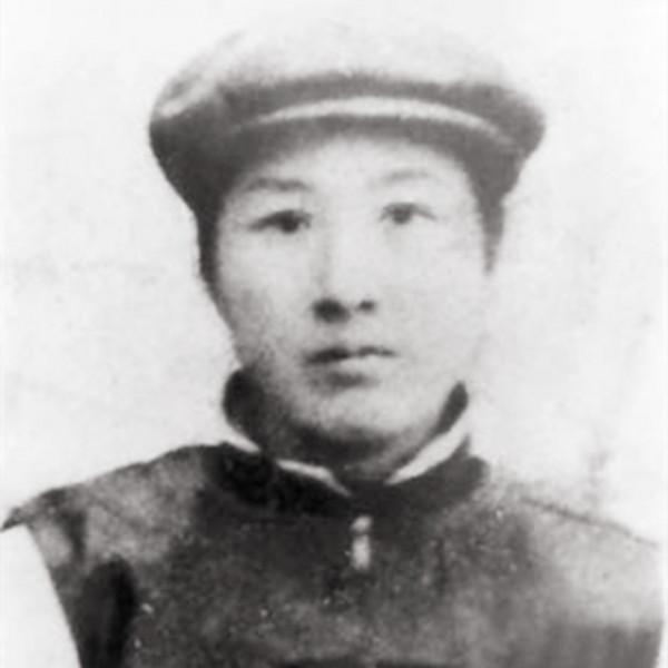 “鑑湖女俠”秋瑾32歲英勇就義，留下2個子女，結局如何？