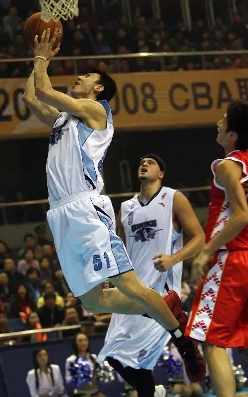 拉著四歲兒子的手離世，緬懷那個33歲的生命