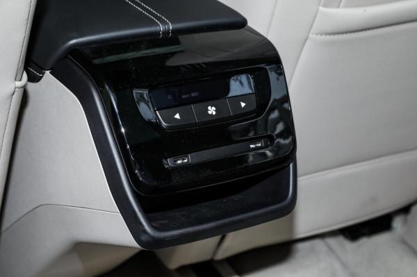 想買舒適省油的MPV，不妨看看這兩款，配矩陣式大燈、後排出風口