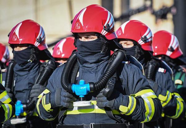 羅馬尼亞舉行閱兵儀式慶祝國慶日