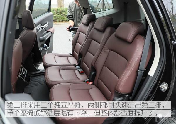 吉利這款SUV太強了！不到15萬能買頂配7座，還有1.8T+豪華座艙