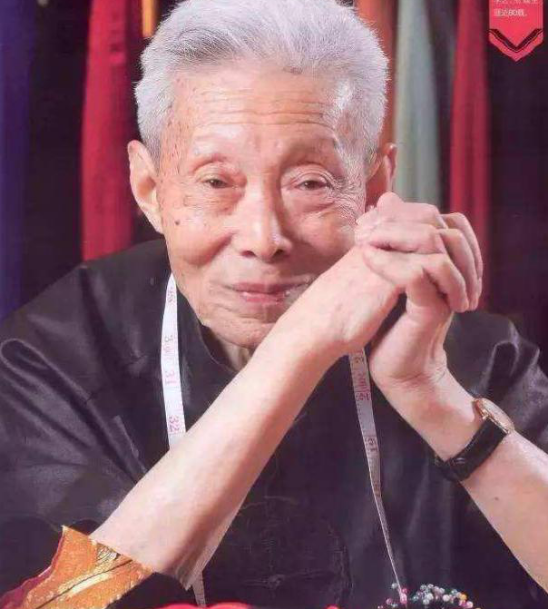 他是“最後的上海裁縫”:做了82年旗袍，從胡蝶到鞏俐