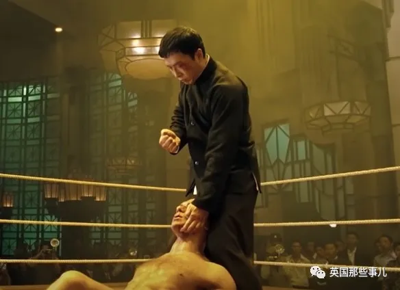 她用高跟鞋連扎25下將男友殺死，然而她卻有完全不同的說法