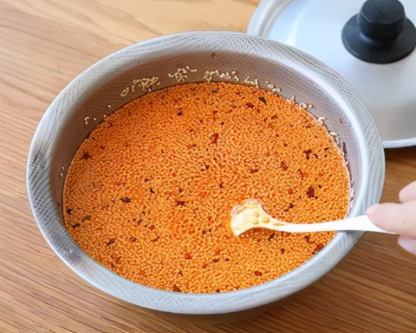 自制紅油(適合各種冷盤涼粉抄手等)