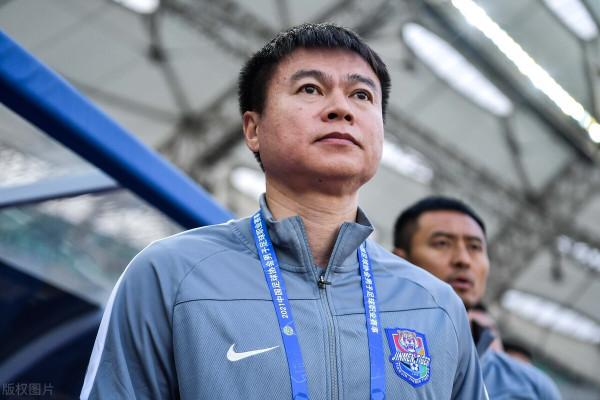 李霄鵬要搞選秀節目？教練組又增兩大本土名帥，國足集訓聲勢浩大