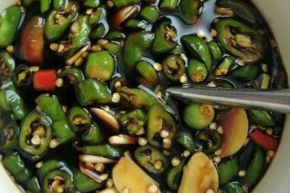 6款家常泡菜做法，含泡椒鳳爪配方，做法簡單，非常下飯