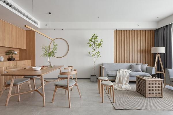 130平現代日式風格，利用傳統木材營造輕鬆溫馨的小家感覺