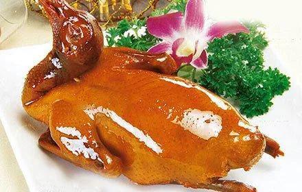 紅燒乳鴿：色香味俱全