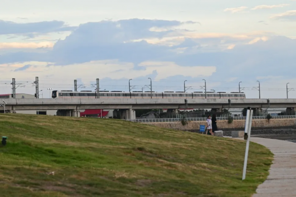 苦等兩年,終得六缸自吸賓士E300L,9年只跑4.5萬公里 苦等兩年,終得六缸自吸賓士E300L,9年只跑4.5萬公里