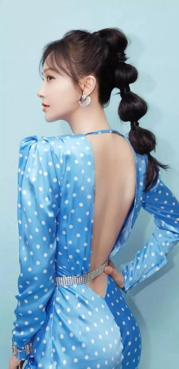 美豔絕倫的秦嵐