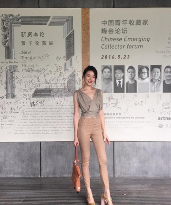 “京圈貴婦”晚晚：一個“大餅臉網紅”的“借夫上位”史