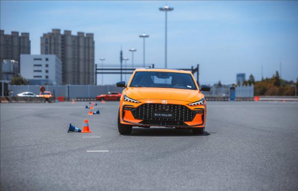 名爵6 PRO場地試駕:一門心思就是“搞”運動 名爵6 PRO場地試駕:一門心思就是“搞”運動