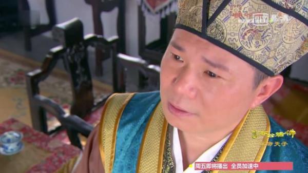 《龍游天下》丁五味，51歲在遊覽車當推銷員，他爸還曾是著名諧星