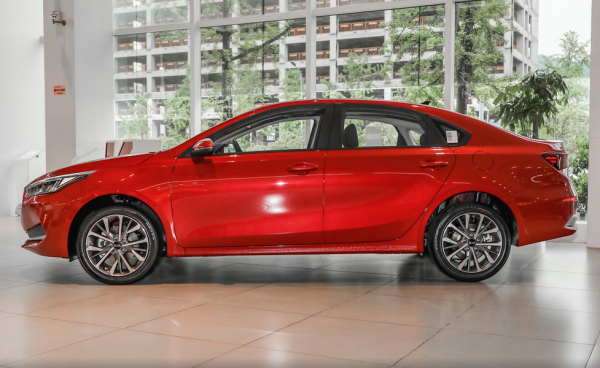 年輕人的第一臺車，合資品質&plus;運動造型，起亞K3買哪款合適