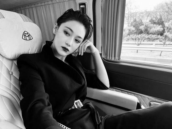 張馨予久違迴歸長髮造型！明豔嬌貴迷人無比，比短髮美貌更升一級