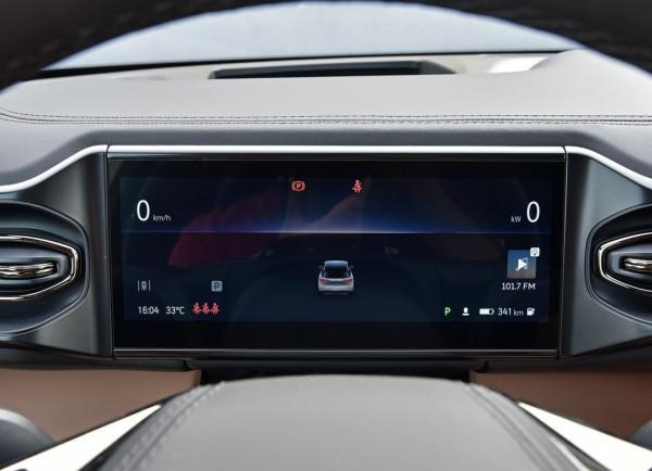 終身質保，最低續航415km，46.8萬起售的蔚來ES8，實力究竟如何？