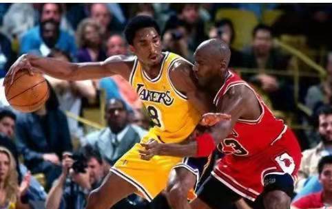 拿出一套可以比肩“魔神皇佛鯊”的陣容，你會選擇哪五名球員？